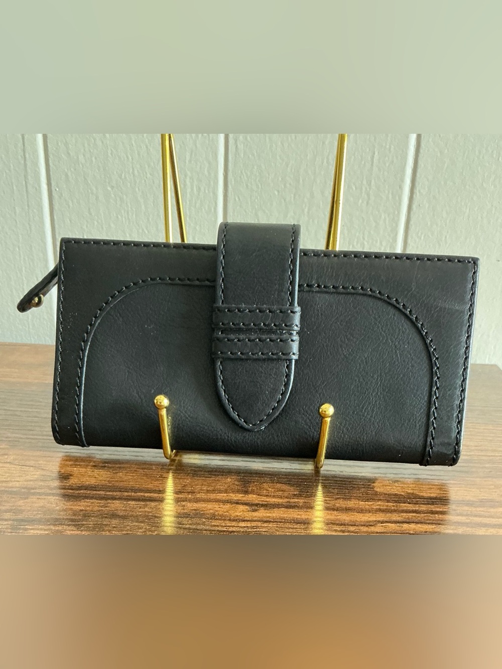 A Very Rare Vintage Black Leather Banana Republic Long Snap Wallet